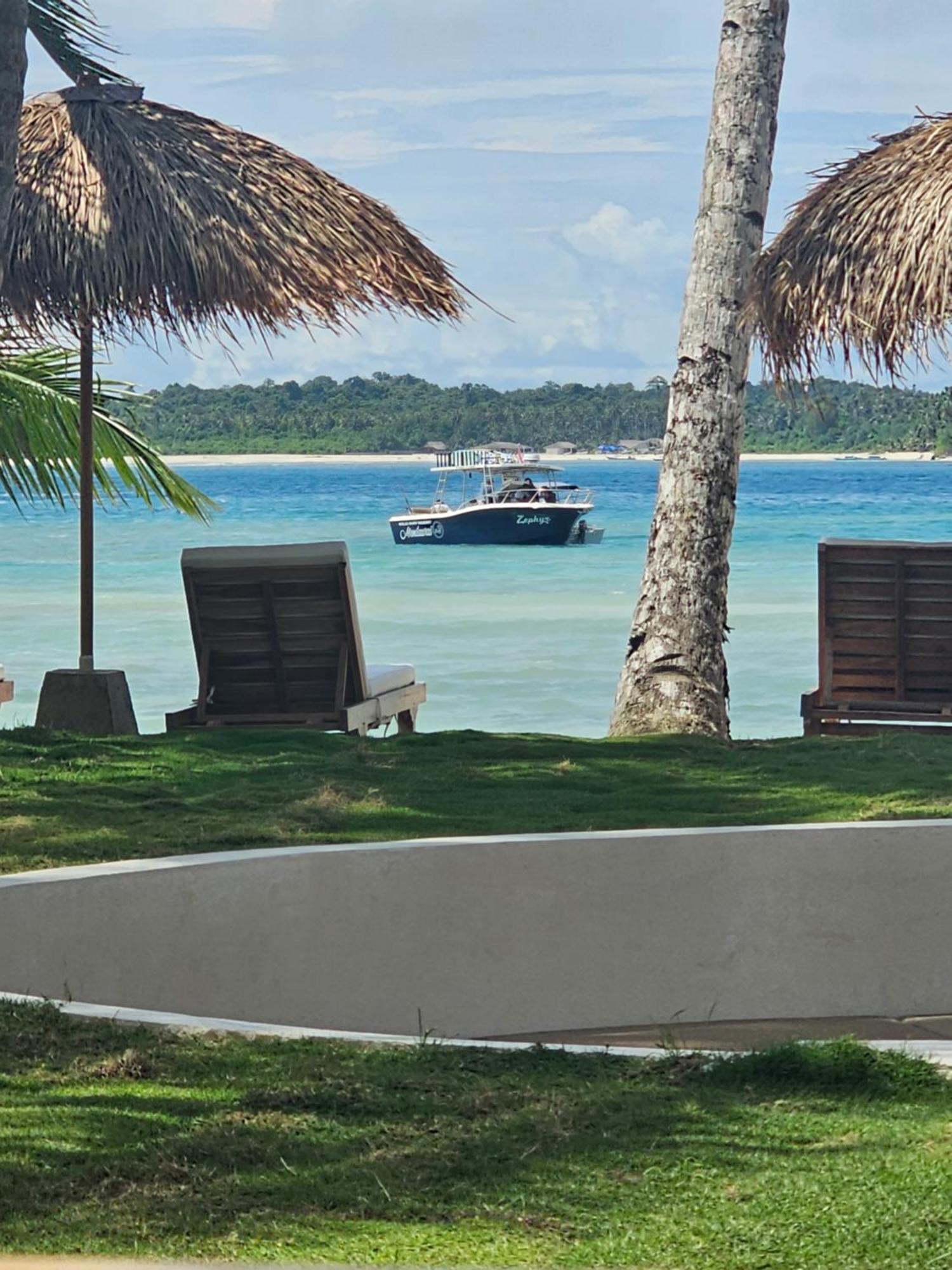 Solid Surf Villa Mentawai Tua Pejat Exterior photo